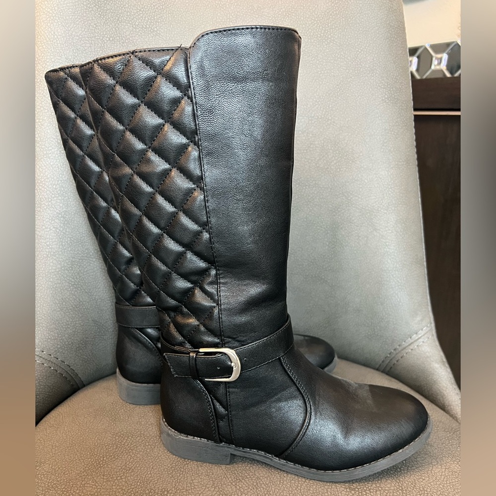 Girls size 2 black boots